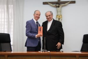 El periodista Evaristo Fernández recibe el Premio de Periodismo «Antonio Montero»