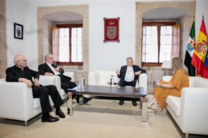 D. José y D. Celso visitaron a la Presidenta de la Junta de Extremadura
