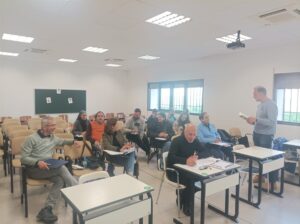 D. José invita a matricularse en Ciencias Religiosas