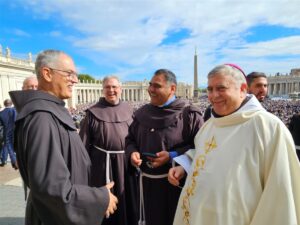 D. José Rodríguez Carballo asistió a la ceremonia de canonización de 8 frailes franciscanos