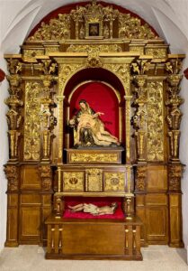 Restaurado el retablo de la Virgen de la Piedad en Villanueva del Fresno