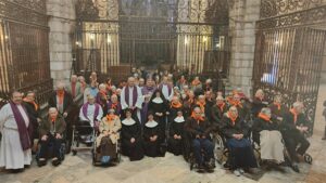 Mayores de la residencia de las Hermanitas de los Ancianos Desamparados de Badajoz han ganado el Jubileo en la Catedral