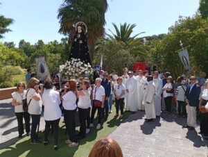 El Arzobispo ha bendecido los terrenos de la futura casa para peregrinos en Chandavila