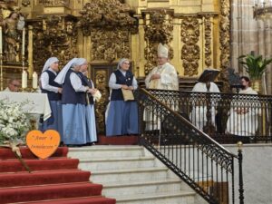 Fuente del Maestre despide a las hermanas de Marta y María