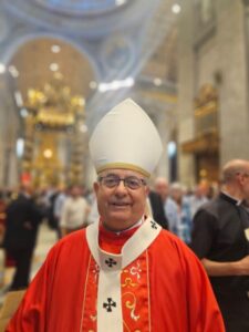 Monseñor José Rodríguez Carballo ganó el jubileo en Roma, se entrevistó con el Papa y recibió el Palio Arzobispal