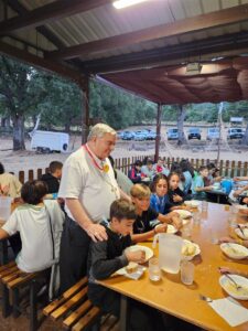 El Arzobispo pasó el fin de semana con los niños del campamento Damasco