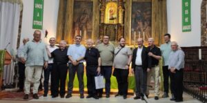 Salvaleón ofreció un homenaje a los sacerdotes por su labor espiritual, social y cultural