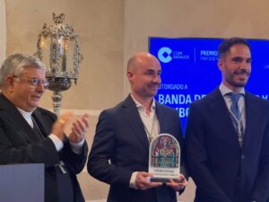 Don José Rodríguez Carballo entregó el 1º Premio Cofrade que lleva su nombre