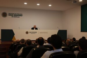Don Celso Morga impartió un retiro a los sacerdotes de Sevilla