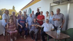 El arzobispo visitó la Residencia Lisardo Sánchez de Bótoa