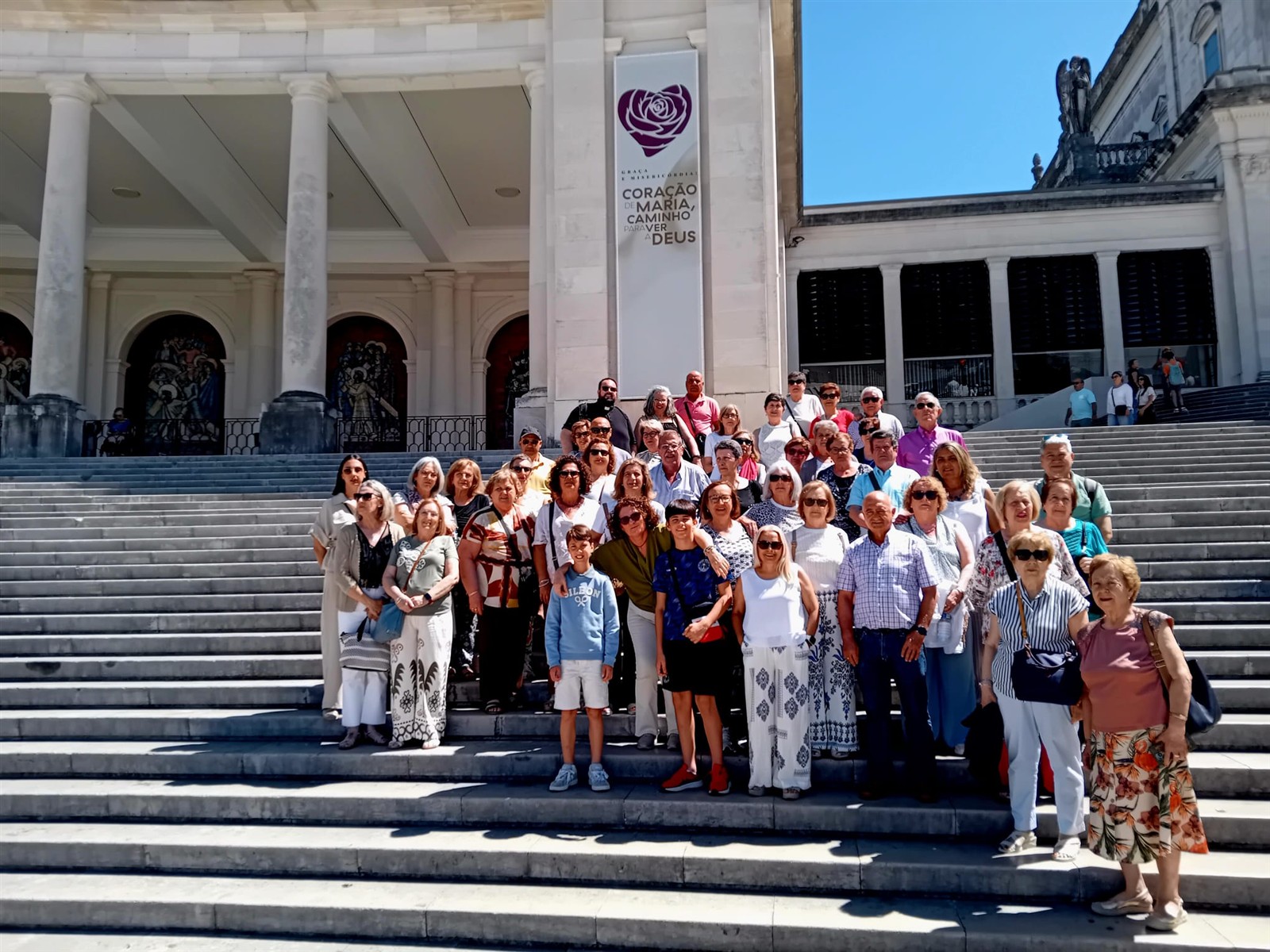 Feligreses de Puebla del Maestre, Pallares y Montemolín peregrinaron al Santuario de Fátima