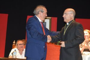 El sacerdote Luis Ramírez García, nombrado Hijo Adoptivo de Campanario