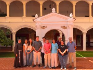 El Grupo Joven de la Soledad visitó el Real Monasterio de Santa Ana en Badajoz